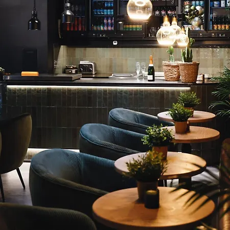 Zoom Hotel-3