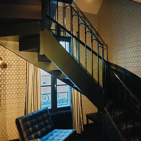 Hotel Noir-3