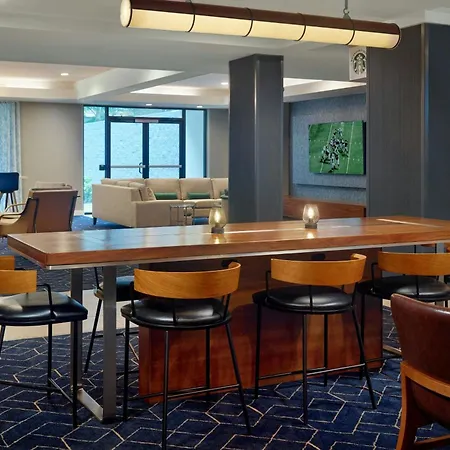 Courtyard By Marriott Frederick-3