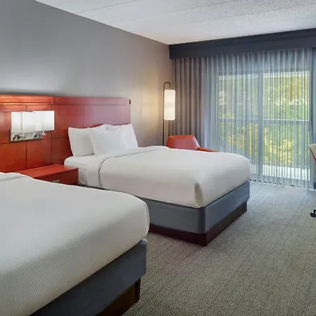 Courtyard By Marriott Frederick-2