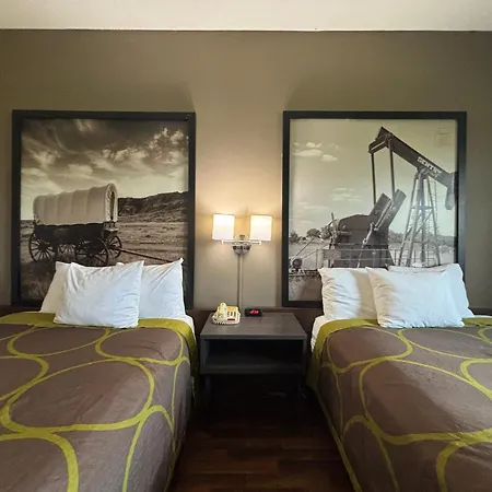 Super 8 By Wyndham Grayville-3