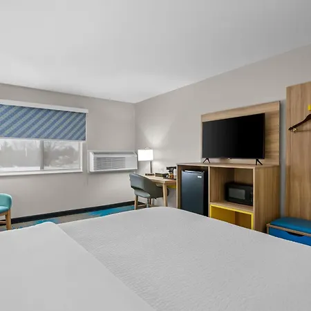 Days Inn By Wyndham Imlay City-2