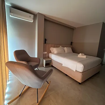 Hotel President-2