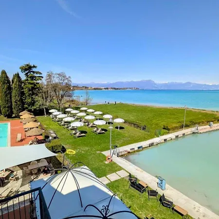 Yachting Hotel Mistral-3