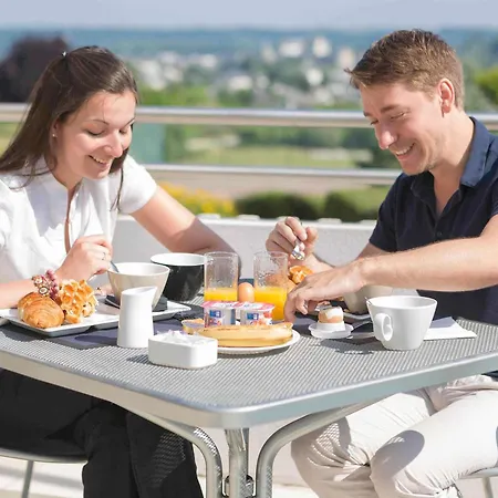 Novotel Amboise-3