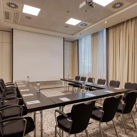 Radisson Hotel Brussels Centre Midi-3