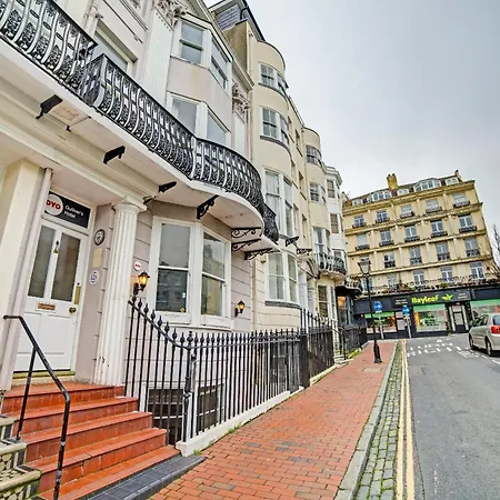 The Gullivers Hotel-3
