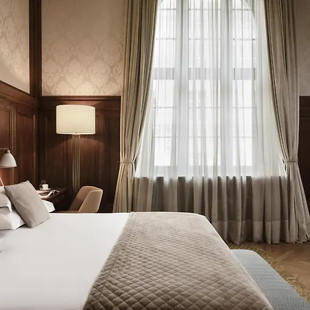 Hotel Capital-2
