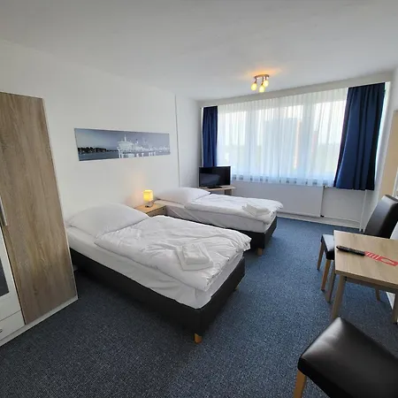 Hotel&Gästehaus Rostock Lütten Klein-2