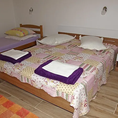 Apartments Pomalo-3