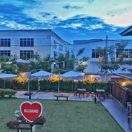 Kluang Container Swimming Pool Hotel-2