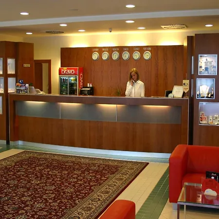 Ramada Airport Hotel Prague-3