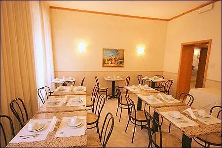 Hotel Embassy-2