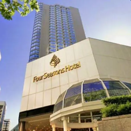 Four Seasons Hotel Vancouver-2