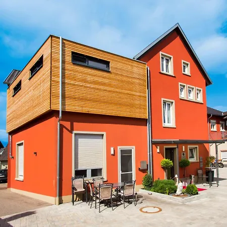 Hotel Loewen Garni - B&B-2