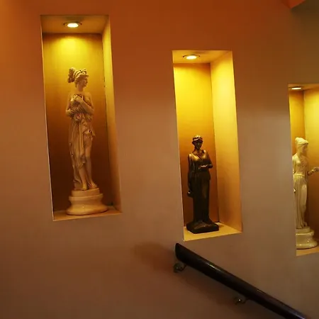 Lynams Hotel-3
