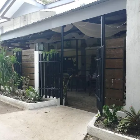 Cozy Inn Mactan-2