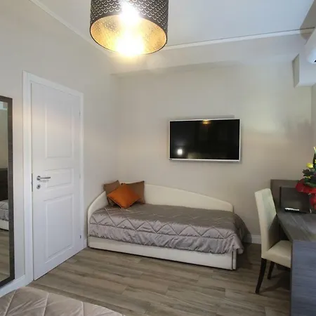 Alderotti Home-2