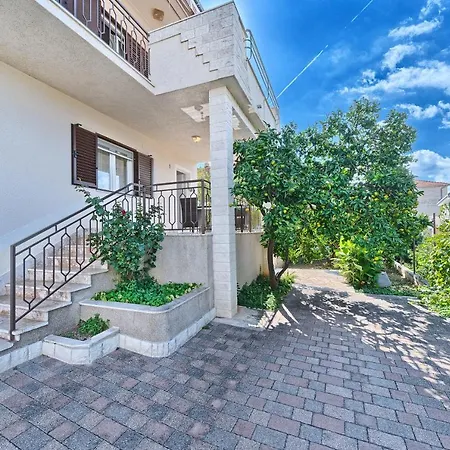 Apartmani Marina-2