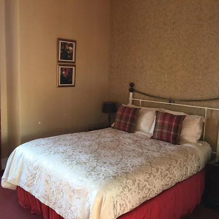 The Pines Guesthouse-2