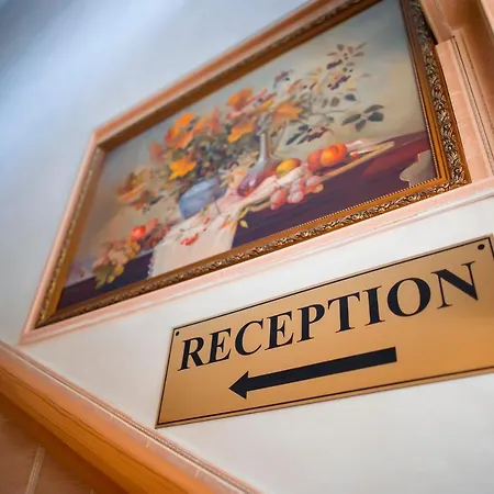 Aruna Hotel-2