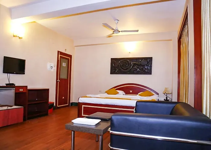 Fabhotel Shivangan Kolkata Airport - Fully Vaccinated Staff