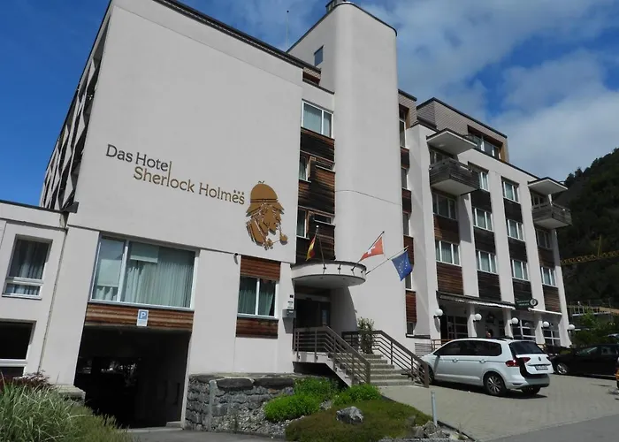 Hotel Sherlock Holmes & Khana Restaurant "Nur 200 M Zur Gondelbahn Hasliberg"