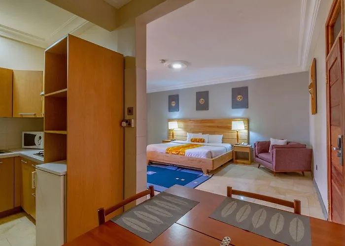 Central Hotel - Osu