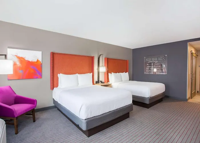 La Quinta By Wyndham Madera Hotel