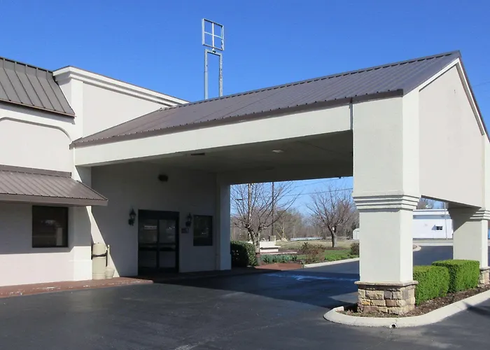 Super 8 By Wyndham Manchester Tn