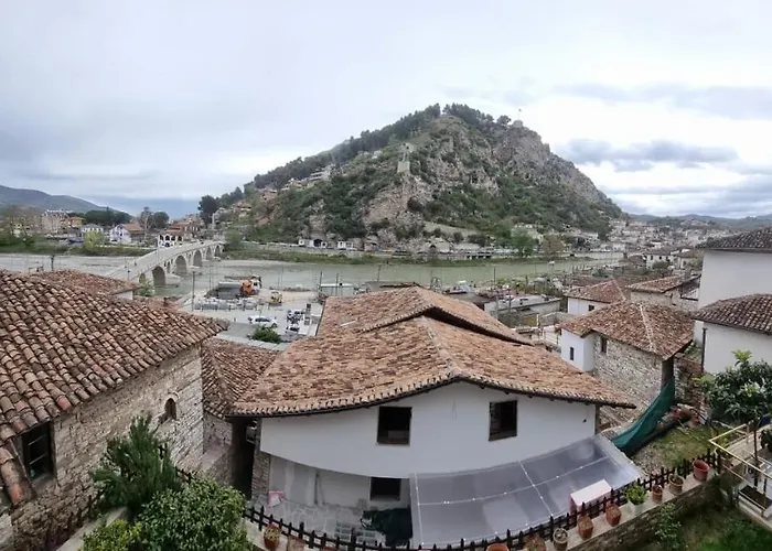 Romeo'S Guest House Berat