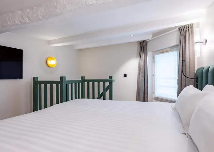 Hotel Elysee Secret