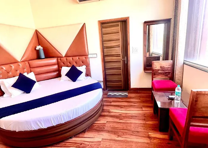 Hotel Woodcrest Zirakpur Chandigarh- Best Family Hotel - Luxurious Rooms - Unit Of Sidham Group