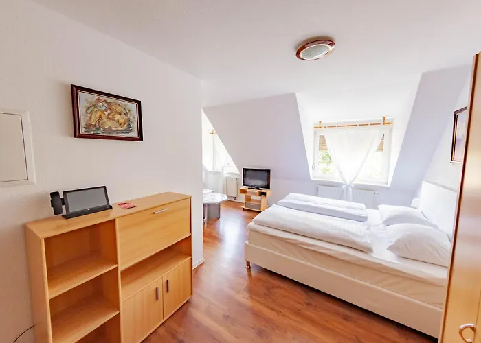 West Hotel An Der Saechsischen Weinstrasse Radebeul