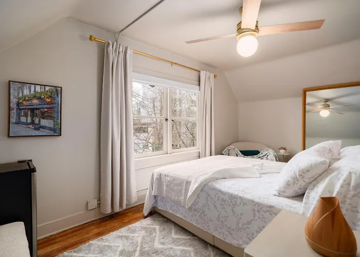 Hunter House Bed And Breakfast
