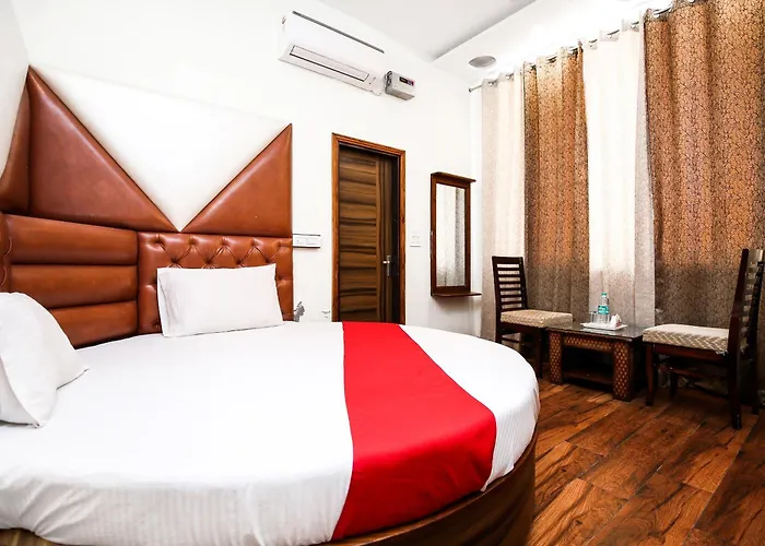 Hotel Woodcrest Zirakpur Chandigarh- Best Family Hotel - Luxurious Rooms - Unit Of Sidham Group