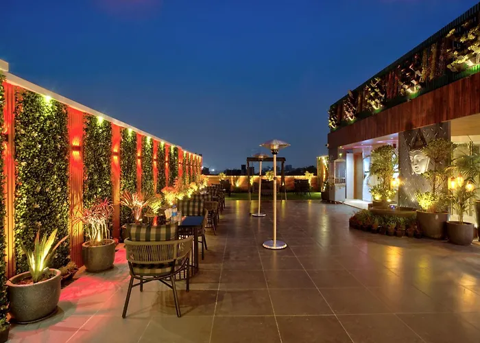 Hotel Gold The Royal A Luxurious Stay- Near New Delhi Railway Station & Connaught Place