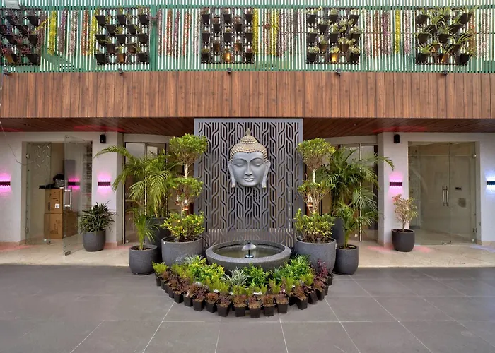 Hotel Gold The Royal A Luxurious Stay- Near New Delhi Railway Station & Connaught Place