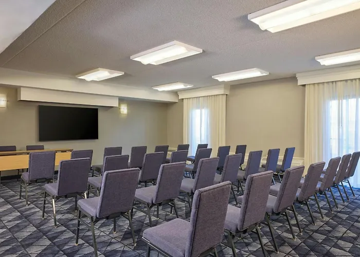Courtyard By Marriott Phoenix North