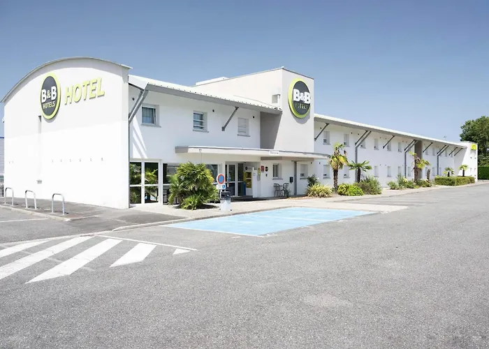 B&B HOTEL Pau Lescar