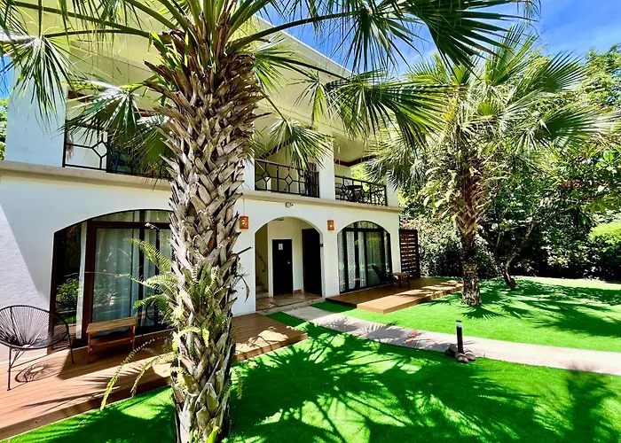 Hotel Cantarana Playa Grande
