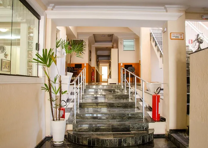 Lelis Hotel