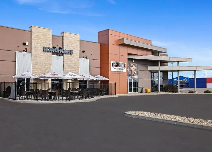 Days Inn & Suites By Wyndham Winkler