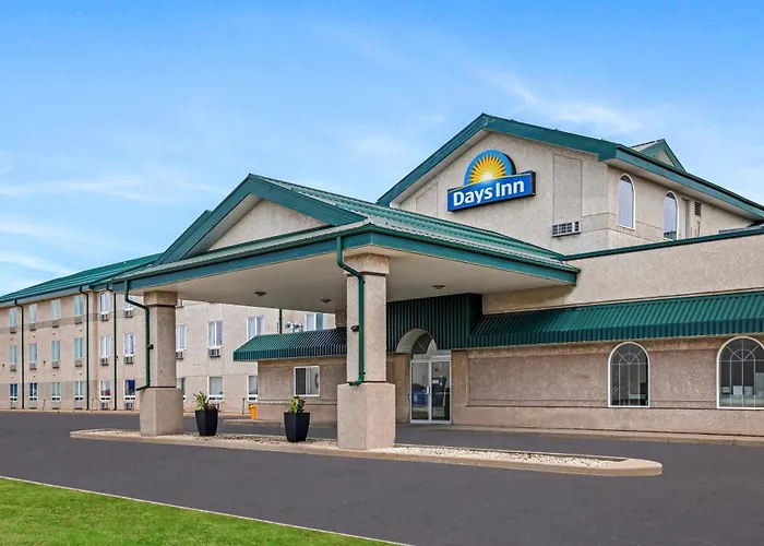 Days Inn & Suites By Wyndham Winkler
