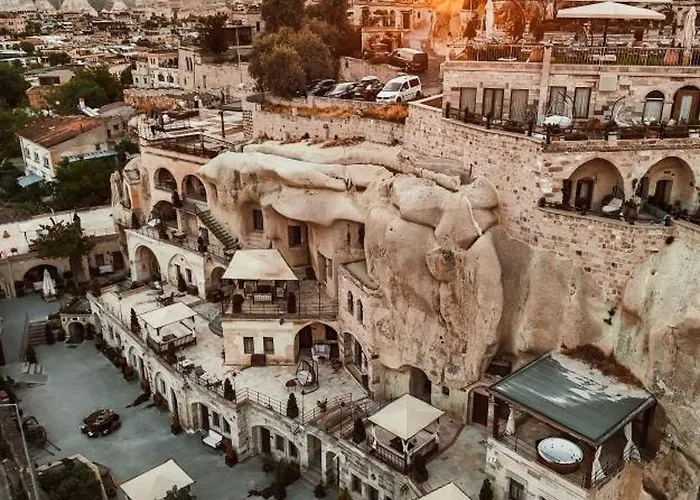 Hera Cave Suites