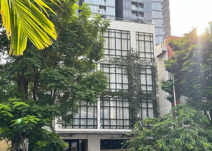 Silom Nara