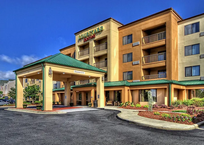 Courtyard By Marriott Burlington Hotel