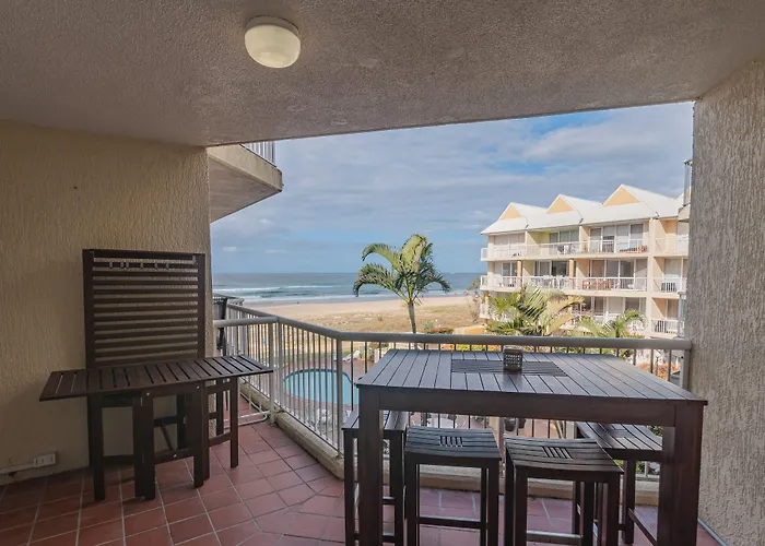 Crystal Beachfront Apartments Gold Coast