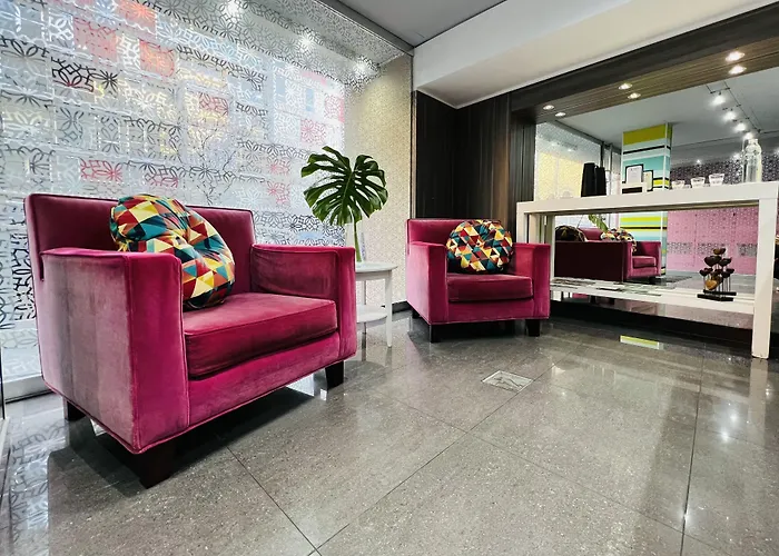 Ian Hotel