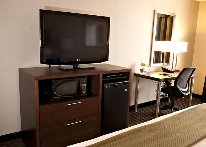 Holiday Inn Express Pembroke By Ihg